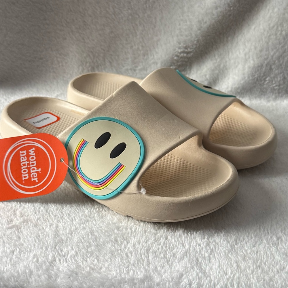 Wonder Nation Kids Beige Slide Sandals with‎ Smiley Face Size 4-5 Slip On New